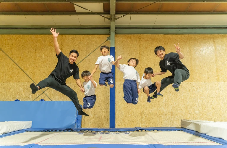 大人から挑戦！トランポリンで楽しく身体を動かしませんか？REX TRAMPOLINE CLUB 武蔵浦和店