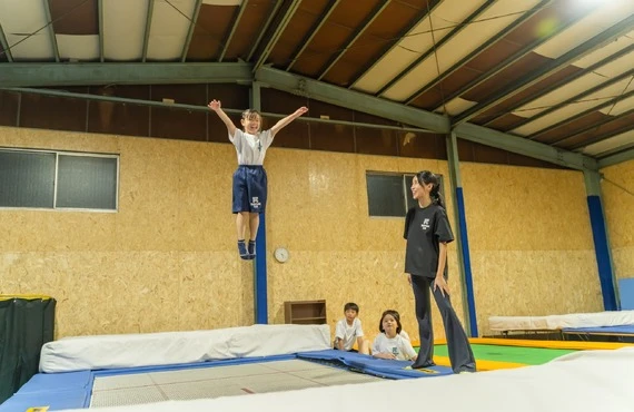子供の体力向上を促す、楽しく学ぶ体操＆トランポリン教室｜REX TRAMPOLINE CLUB