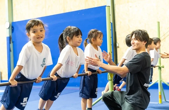 個々の成長をサポート！武蔵浦和で3歳から楽しむ体操＆トランポリンレッスン　REX TRAMPOLINE CLUB 武蔵浦和店